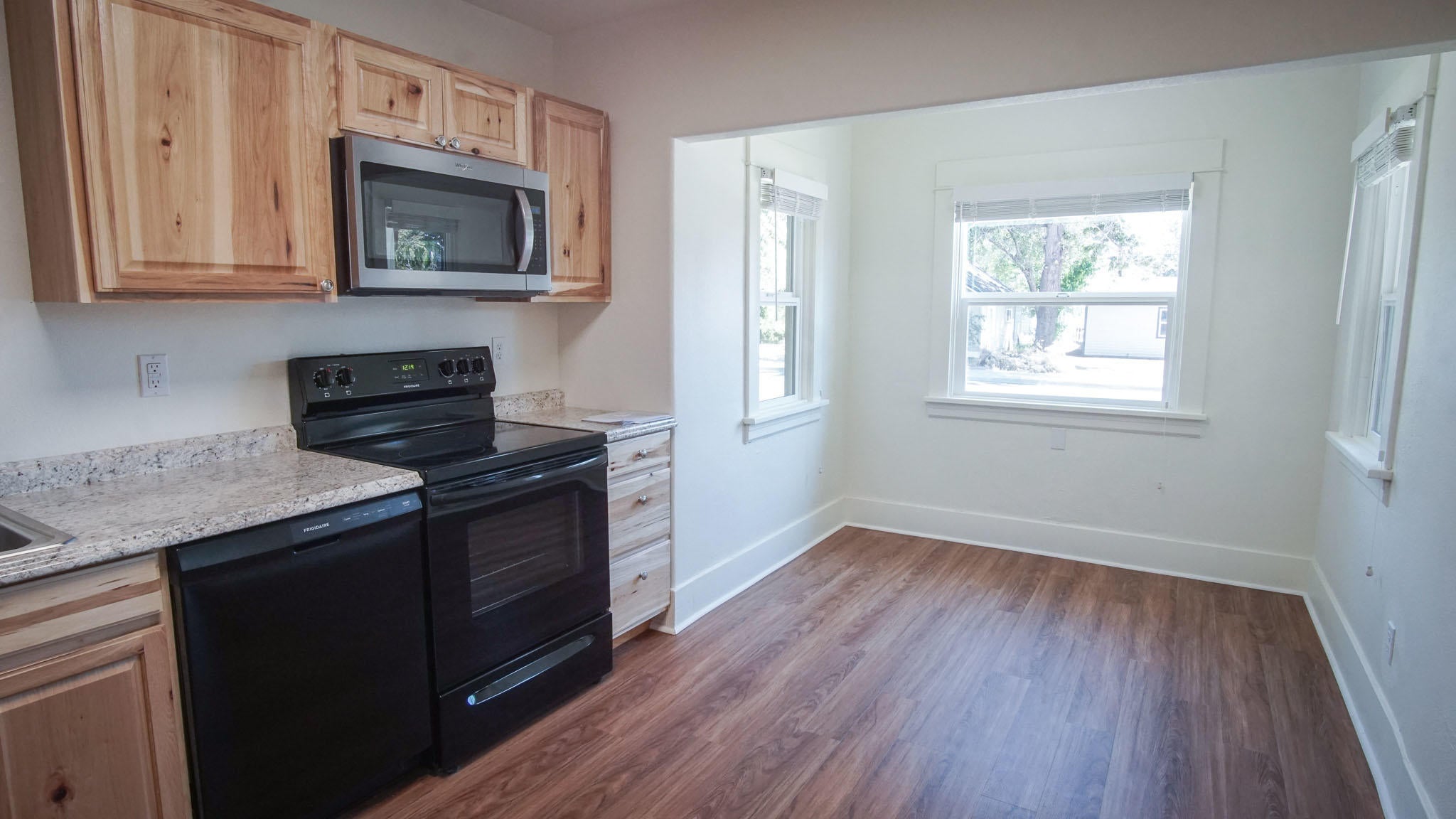 655 Southwest 11th Street Redmond, OR 97756 - Photo 6 of 23 Cottage Kitchen