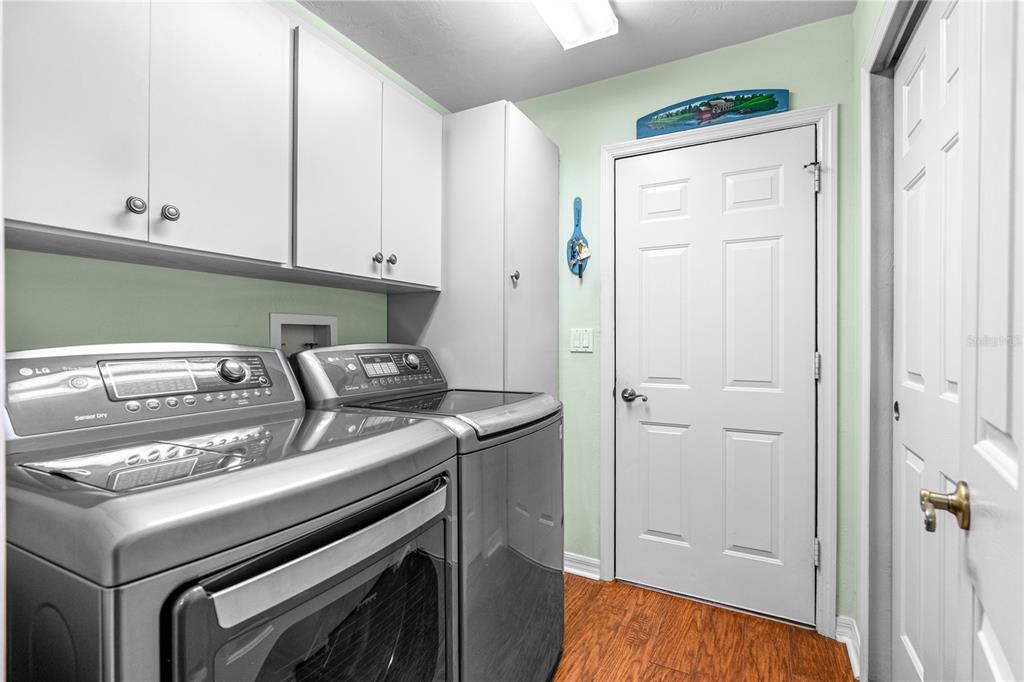 993 Appleview Way Port Orange, FL 32127 - Photo 15 of 46 a kitchen with a stove and a refrigerator