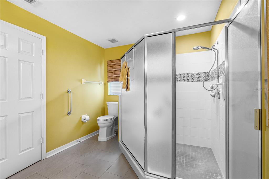 993 Appleview Way Port Orange, FL 32127 - Photo 22 of 46 a bathroom with a granite countertop shower and a mirror