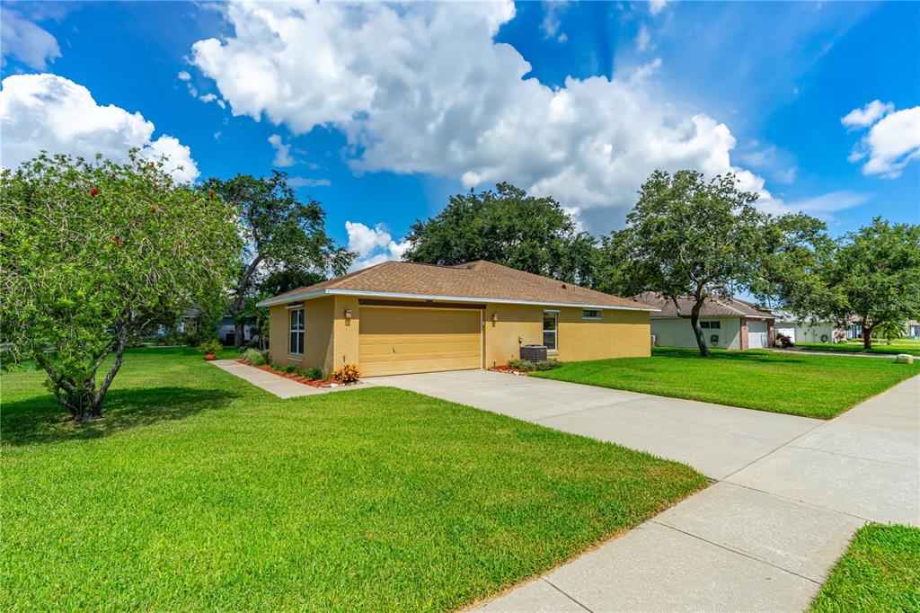 993 Appleview Way Port Orange, FL 32127 - Photo 38 of 46 a view of a house with a yard and tree s