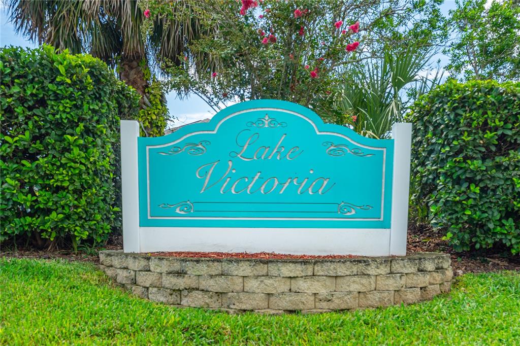 993 Appleview Way Port Orange, FL 32127 - Photo 4 of 46 a green sign that is on the side of a building