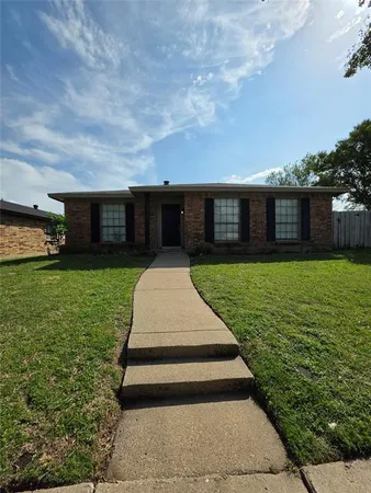 $2,050 | 9804 Sophora Circle, Dallas, TX 75249