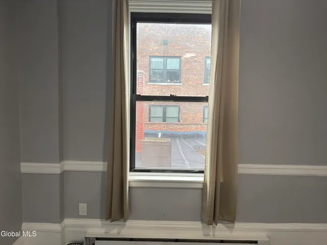 $1,400 | 5 Broadway, Unit 410, Troy, NY 12180