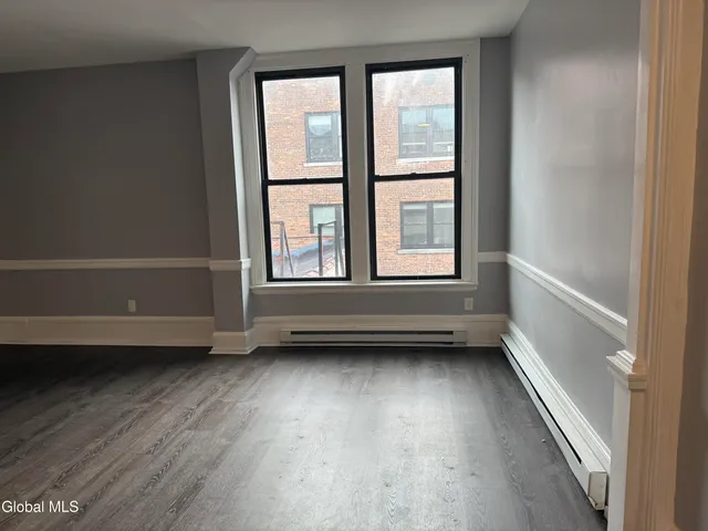 $1,400 | 5 Broadway, Unit 410, Troy, NY 12180