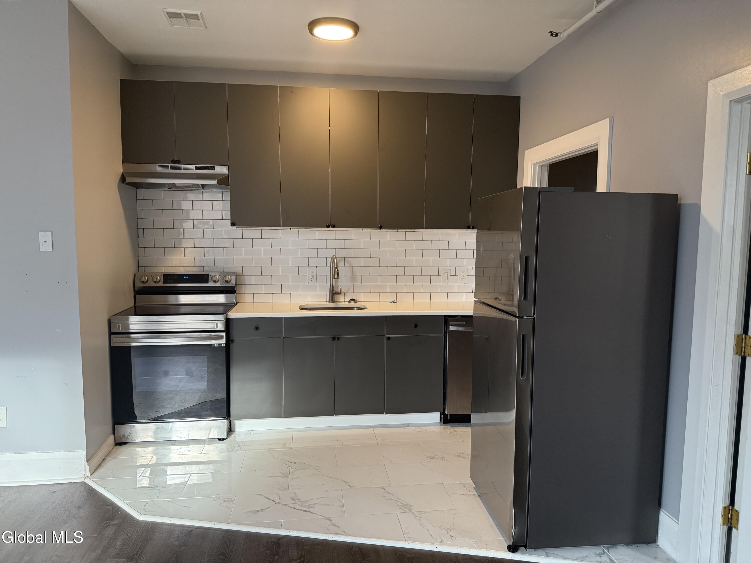 5 Broadway, Unit 410 Troy, NY 12180 - Photo 8 of 29 IMG_8593