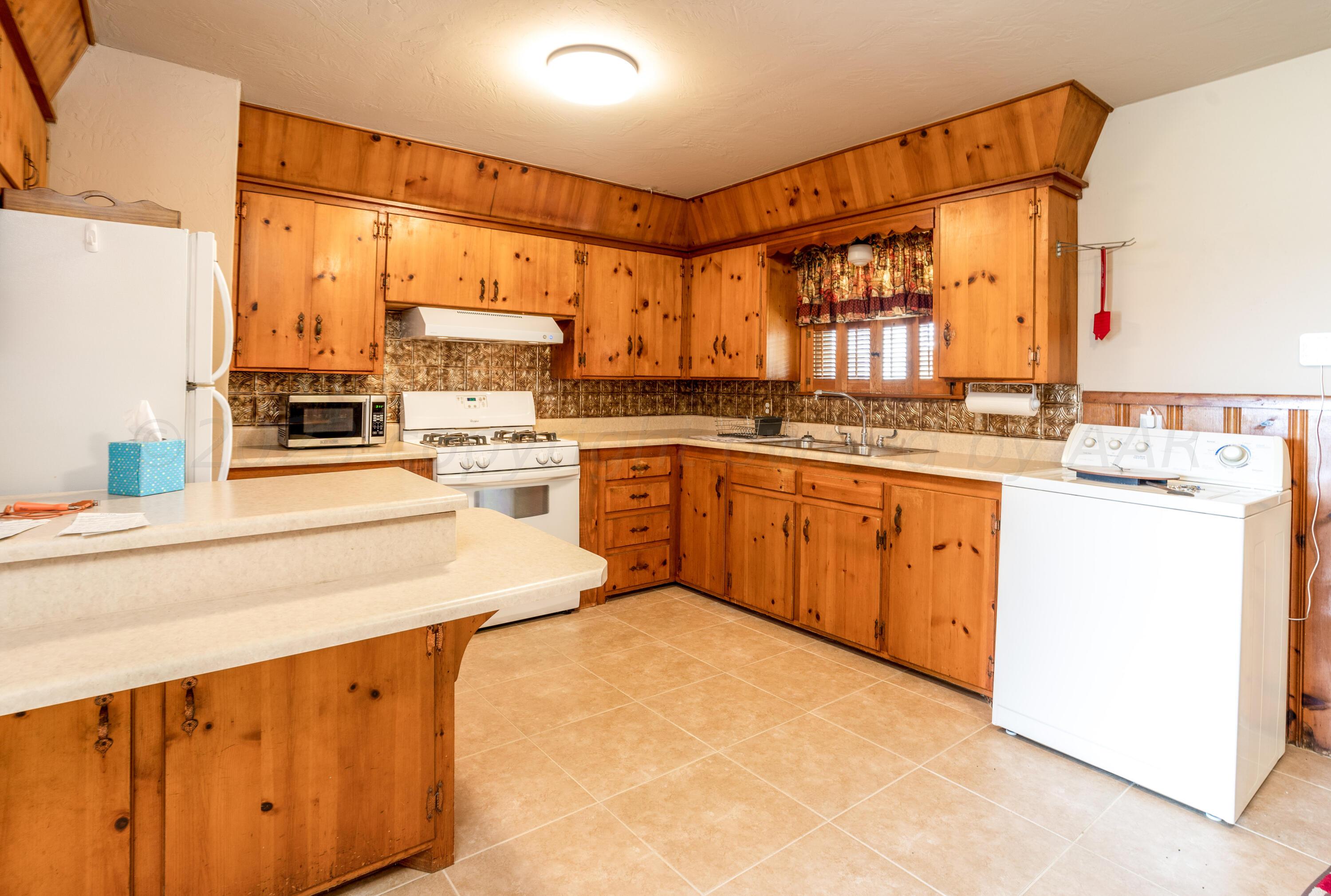 710 North Roberts Street Amarillo, TX 79107 - Photo 4 of 13 Kitchen N Roberts