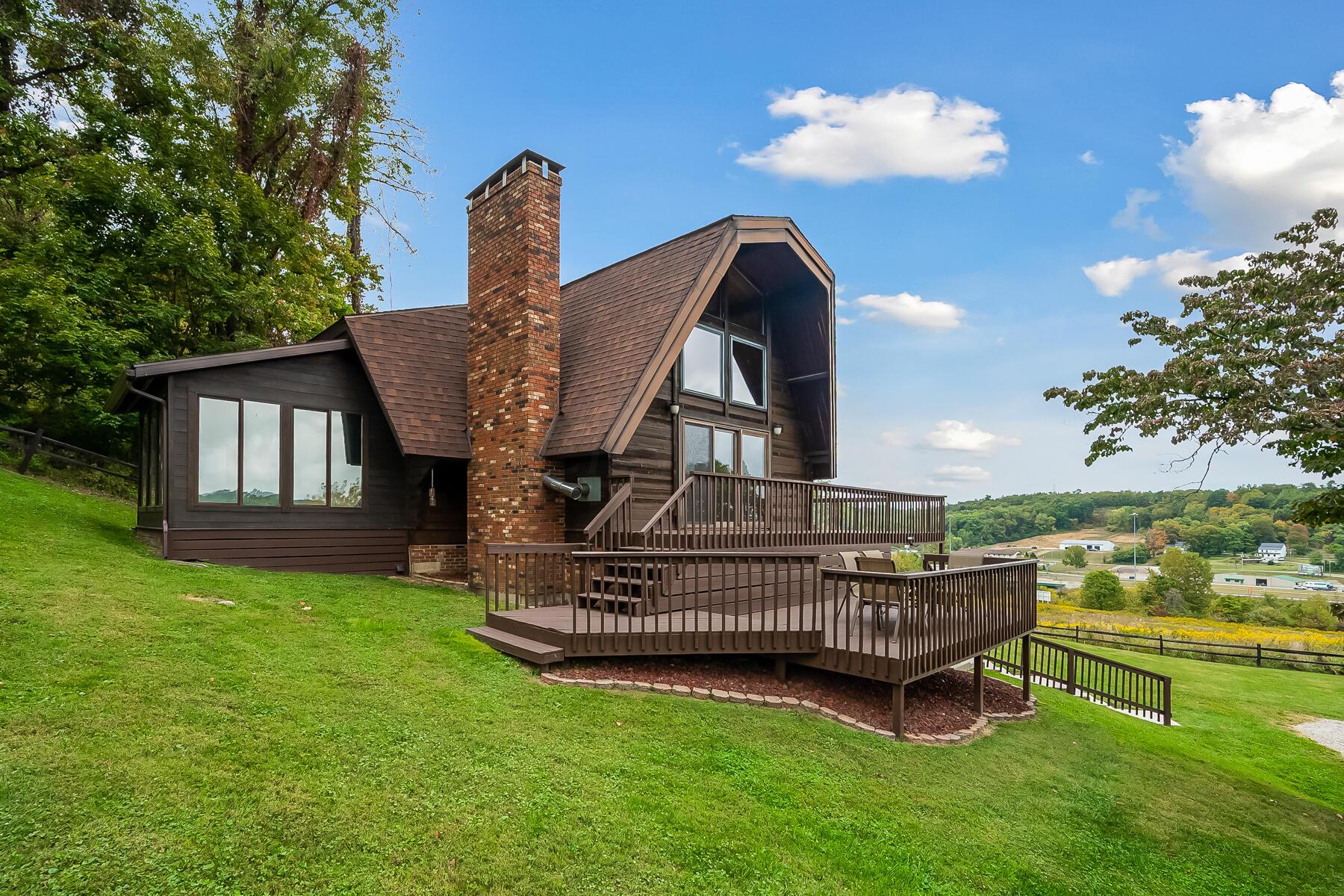 2550 South Rehl Road Zanesville, OH 43701 - Photo 1 of 46 5-web-or-mls-2550 S. Rehl Rd-105