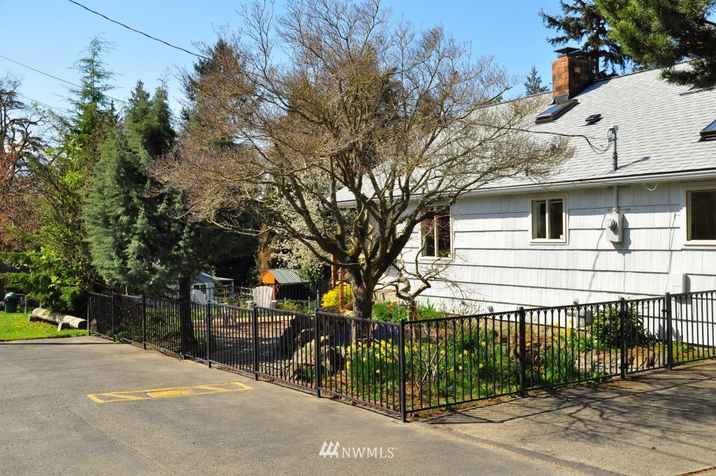 3920 Southwest 97th Street Seattle, WA 98136 - Photo 1 of 1 Gallery Image 1