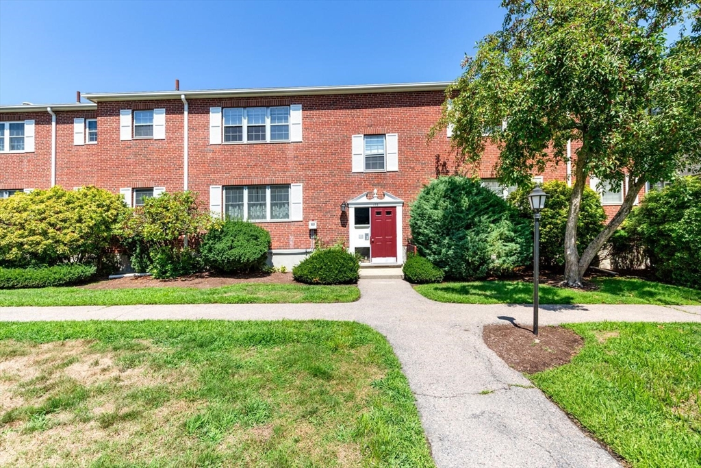 173 Lake Shore Road, Unit 3 Boston, MA 02135 - Photo 4 of 41 Gallery Image 4
