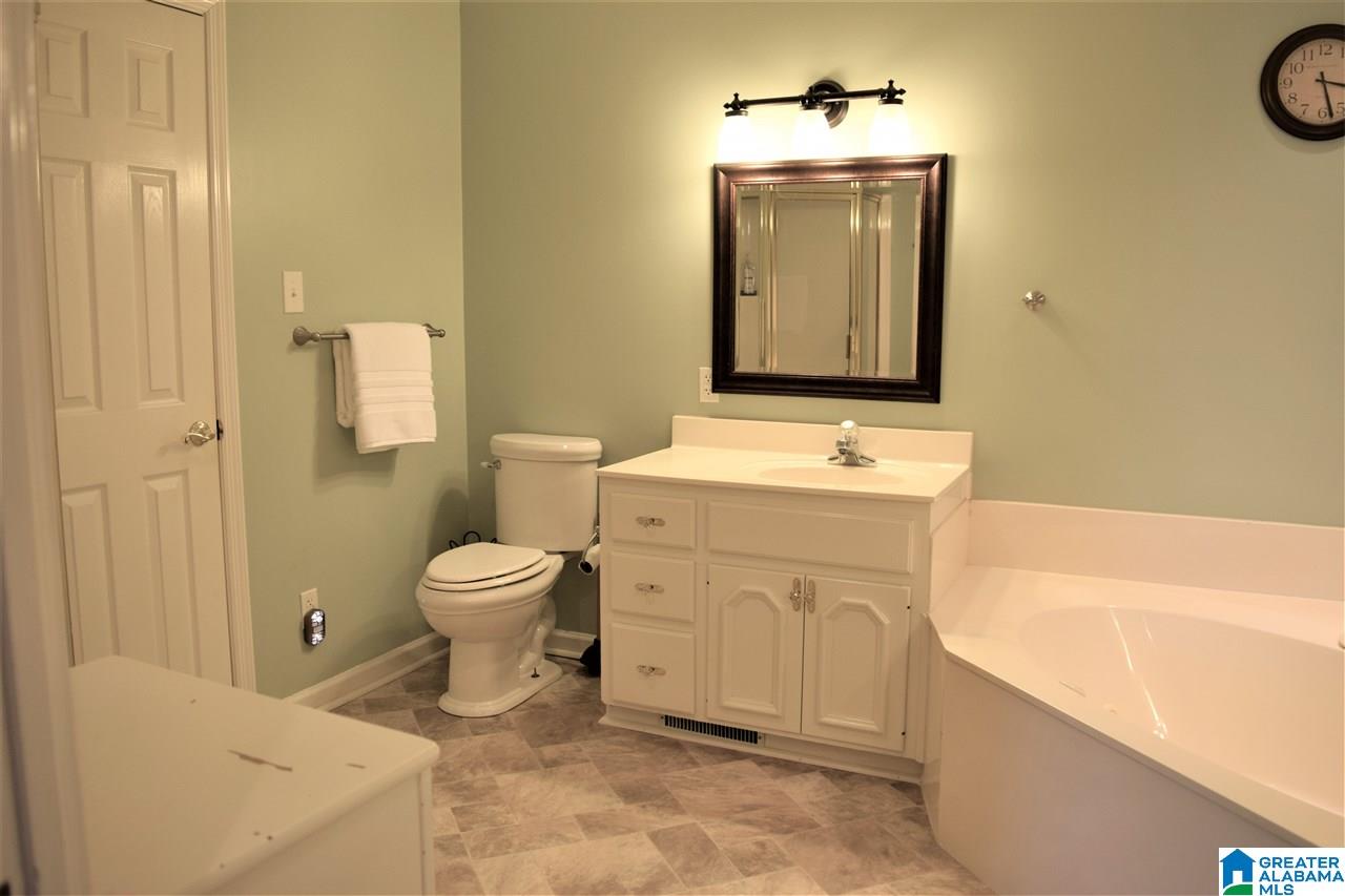 987 Charada Lake Road Rainbow City, AL 35906 - Photo 17 of 47