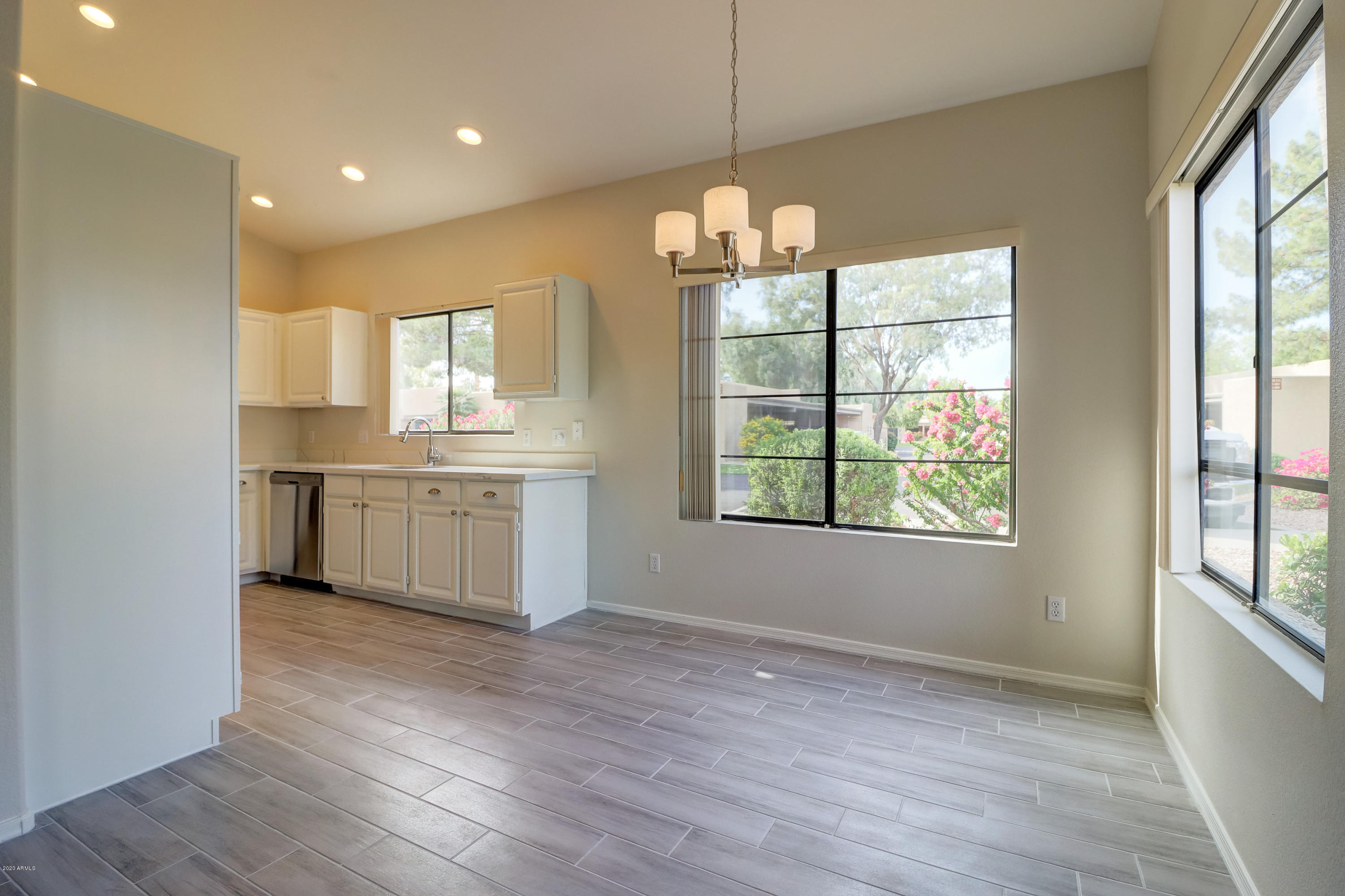 14300 West Bell Road, Unit 407 Surprise, AZ 85374 - Photo 3 of 19 Dining