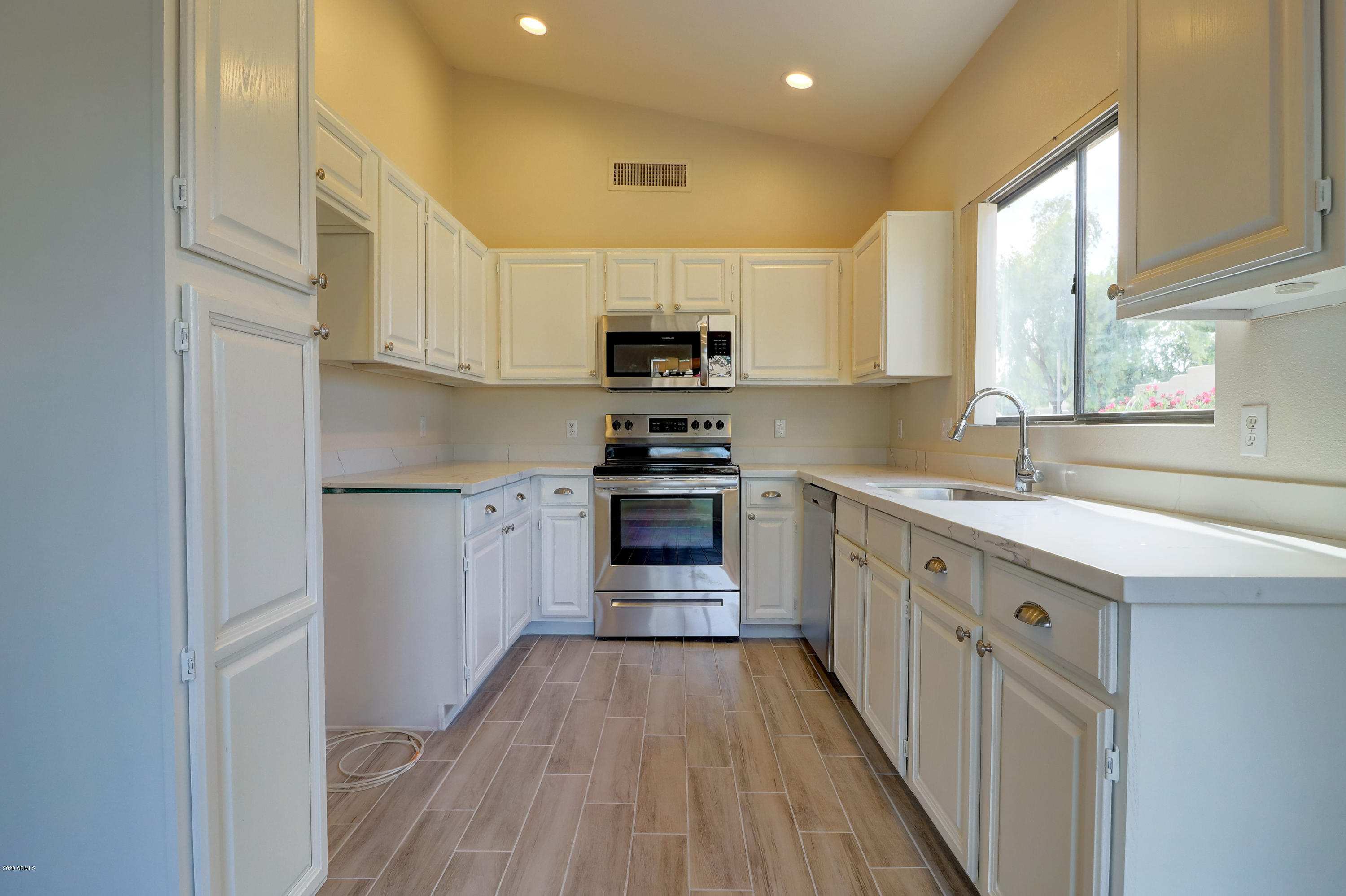 14300 West Bell Road, Unit 407 Surprise, AZ 85374 - Photo 4 of 19 Kitchen