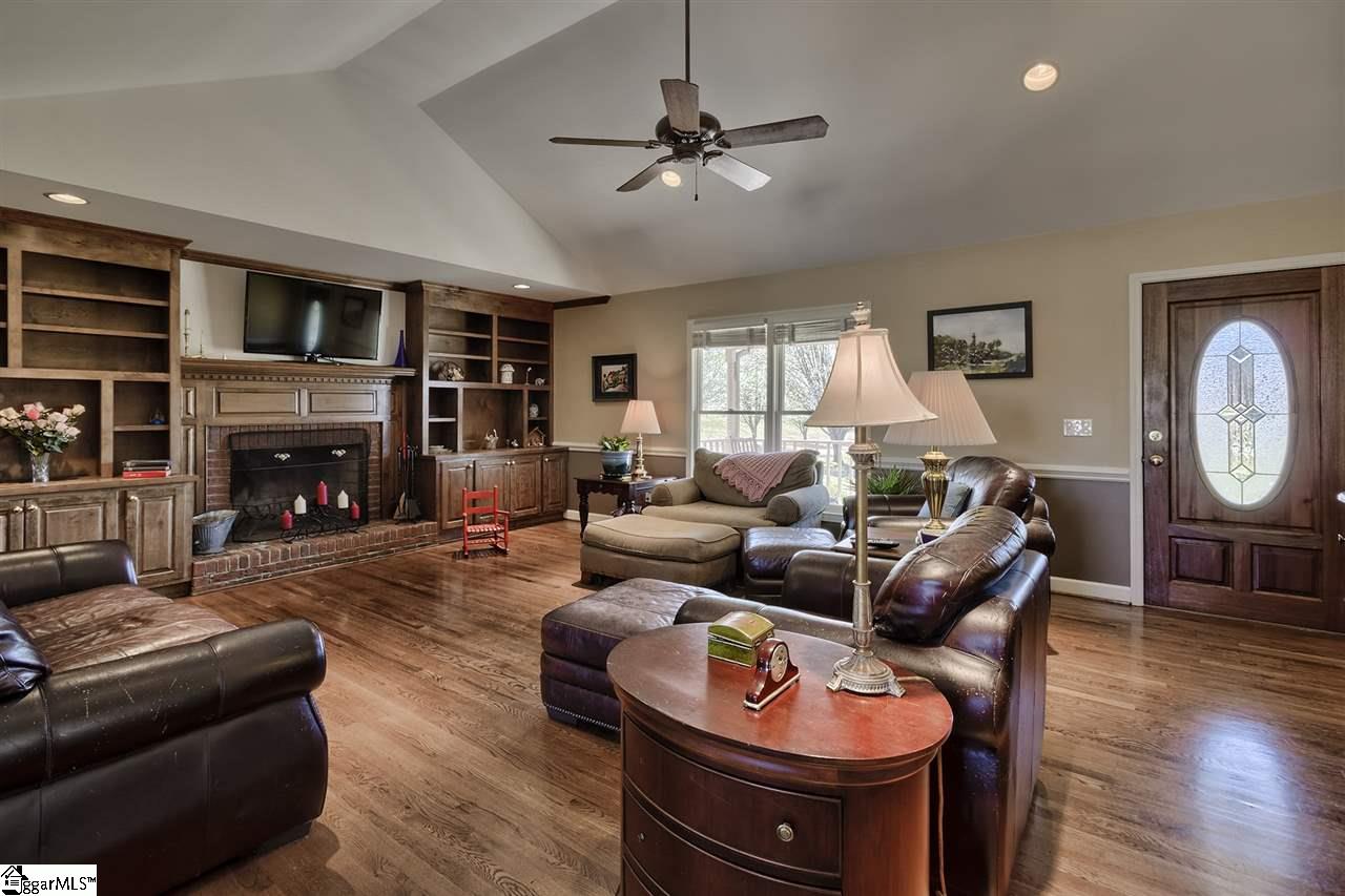742 North Dobson Road Greer, SC 29651 - Photo 3 of 35 Gallery Image 3