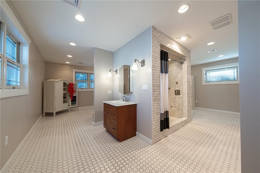 109 White Gate Road Pittsburgh, PA 15238 - Photo 36 of 49 Gallery Image 36