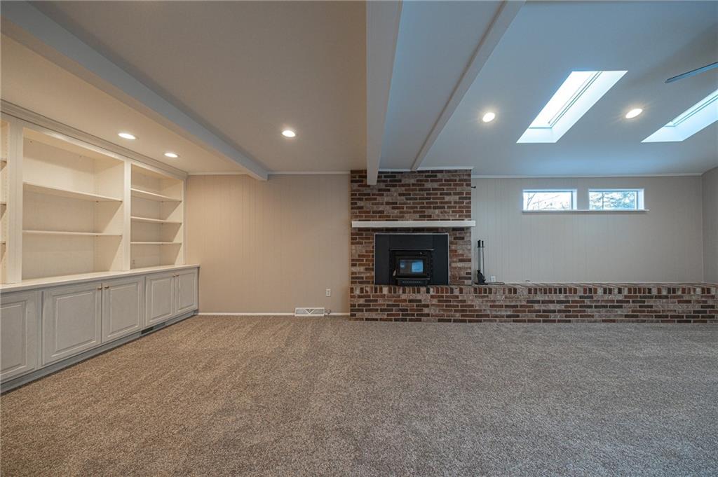 109 White Gate Road Pittsburgh, PA 15238 - Photo 6 of 49 Gallery Image 6