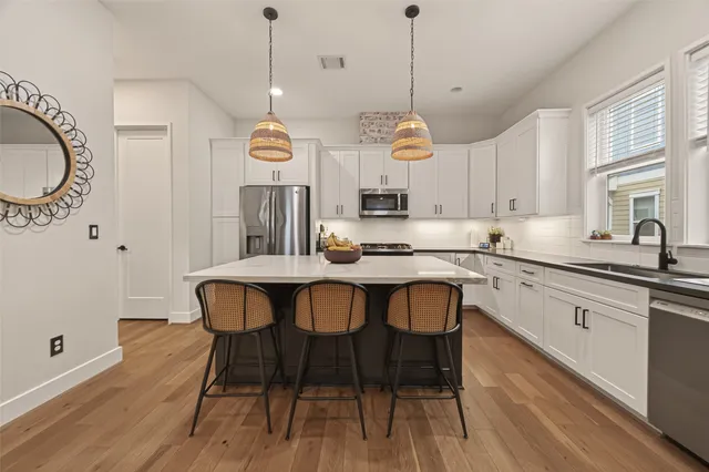 $3,900 | 1113 West 15th 1/2 Street, Unit A, Houston, TX 77008