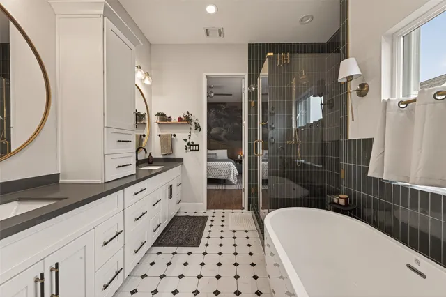 $3,900 | 1113 West 15th 1/2 Street, Unit A, Houston, TX 77008