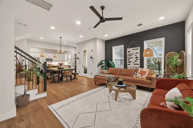 $3,900 | 1113 West 15th 1/2 Street, Unit A, Houston, TX 77008