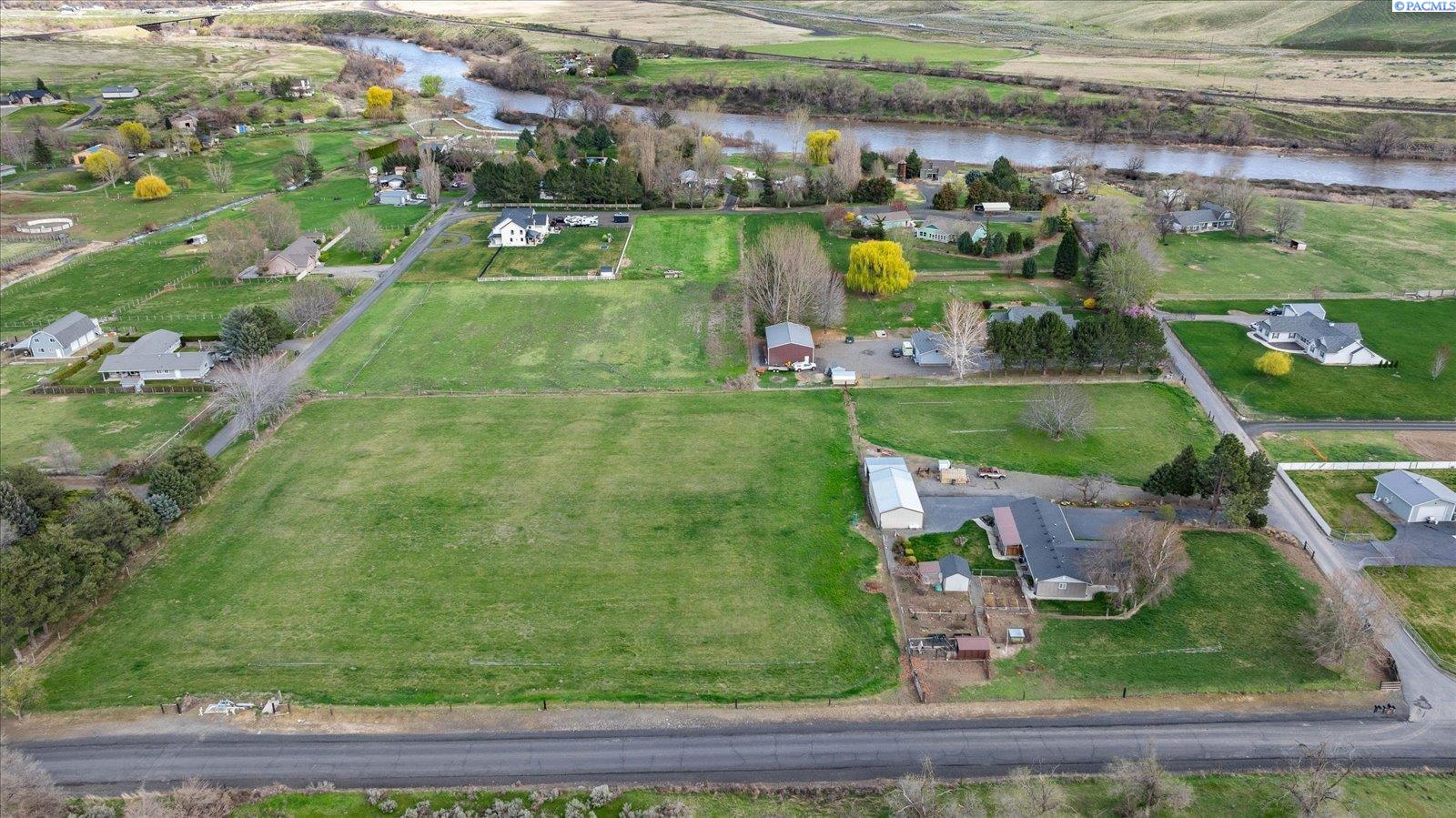 90011 West Hess Road Prosser, WA 99350 - Photo 4 of 4 Gallery Image 4
