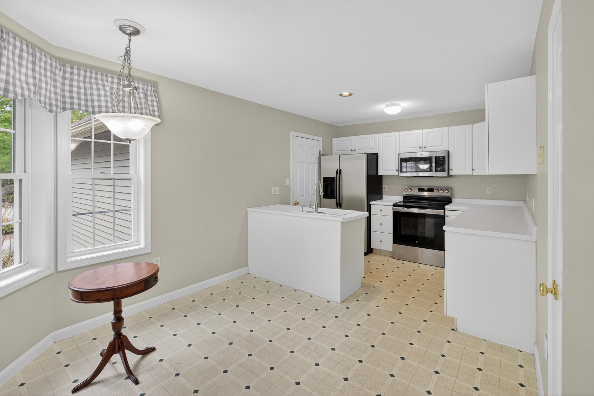 1465 Hooksett Road, Unit 407 Hooksett, NH 03106 - Photo 4 of 20