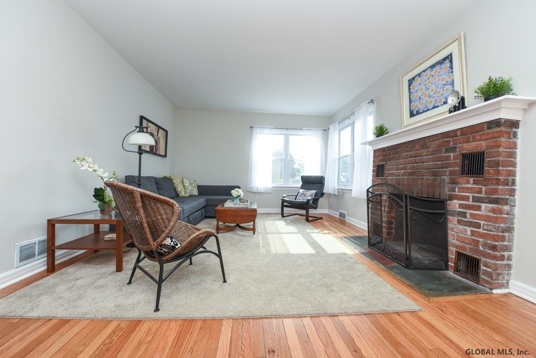 2052 Caldicott Road Rotterdam, NY 12303 - Photo 4 of 26 Photo 4