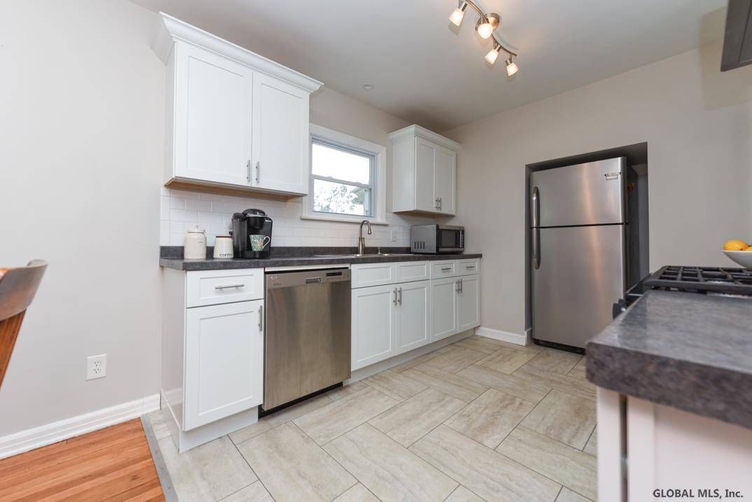 2052 Caldicott Road Rotterdam, NY 12303 - Photo 7 of 26 Photo 7