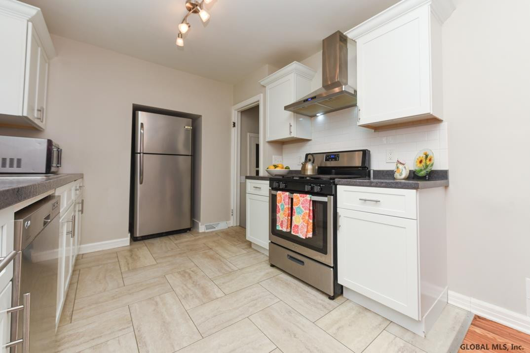 2052 Caldicott Road Rotterdam, NY 12303 - Photo 8 of 26 Photo 8