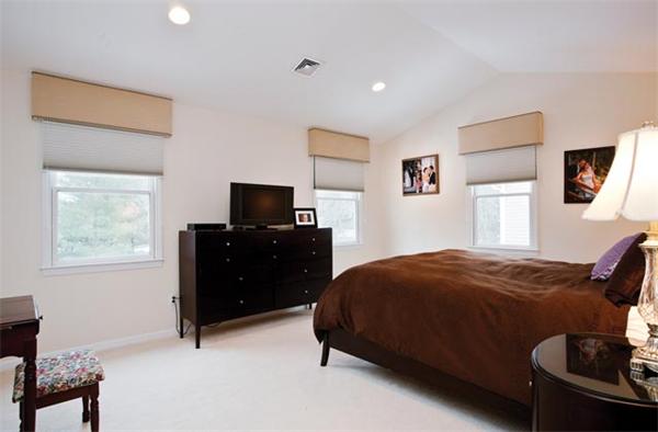 22 Tanglewood Road, Unit 22 Newton, MA 02459 - Photo 4 of 5
