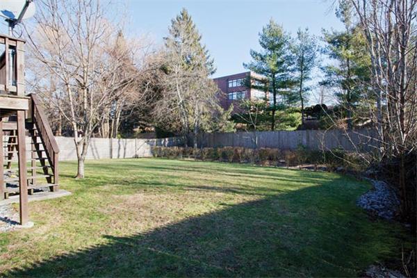 22 Tanglewood Road, Unit 22 Newton, MA 02459 - Photo 5 of 5