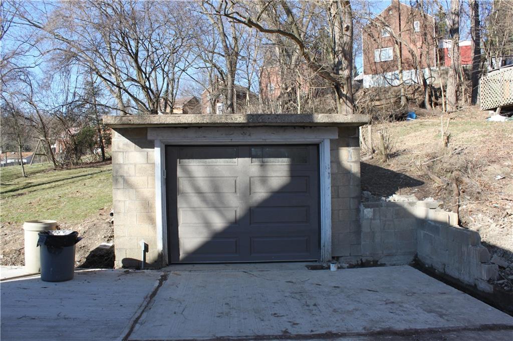 3025 Laketon Road Pittsburgh, PA 15235 - Photo 11 of 12 Gallery Image 11