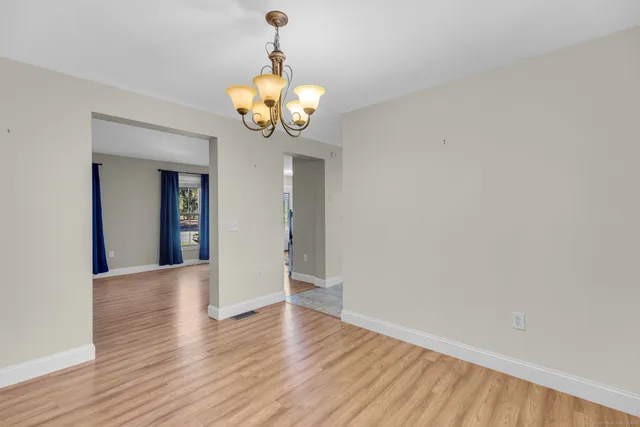 $475,000 | 943 Mt Vernon Road, Southington, CT 06489