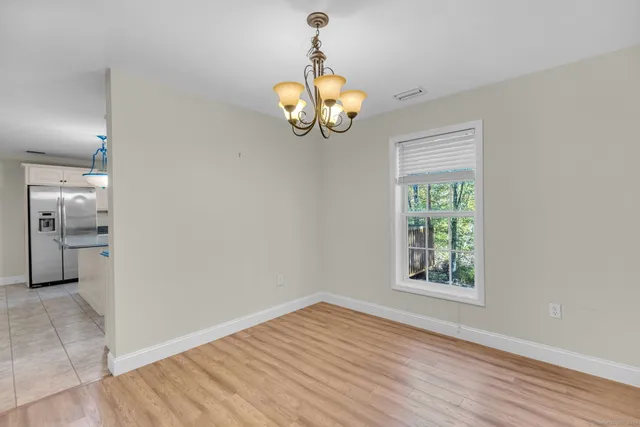 $475,000 | 943 Mt Vernon Road, Southington, CT 06489