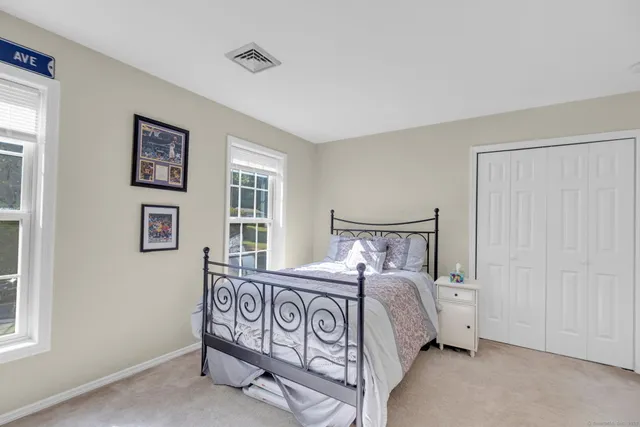 $475,000 | 943 Mt Vernon Road, Southington, CT 06489