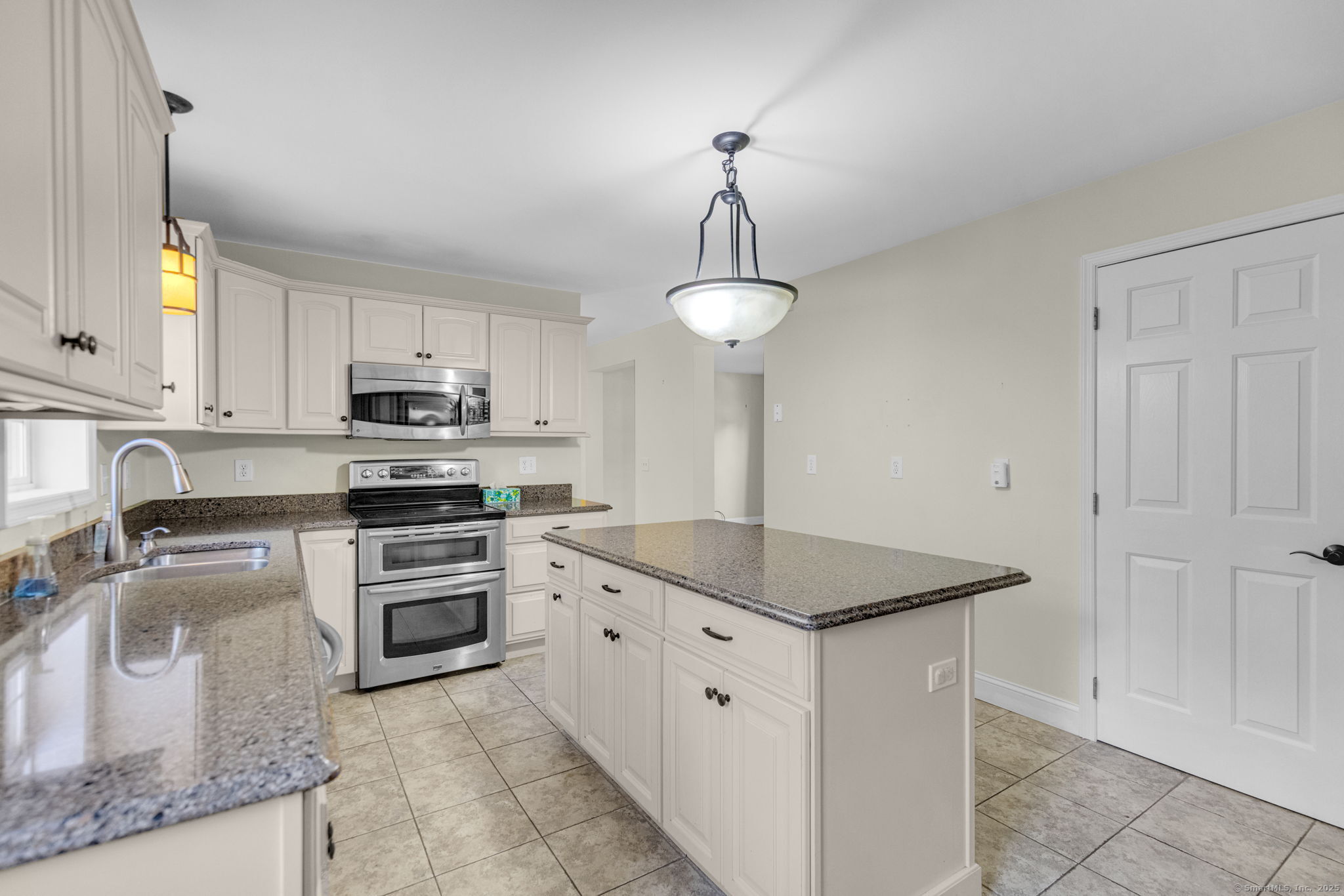 943 Mt Vernon Road Southington, CT 06489 - Photo 26 of 39