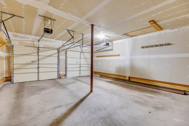 $475,000 | 943 Mt Vernon Road, Southington, CT 06489