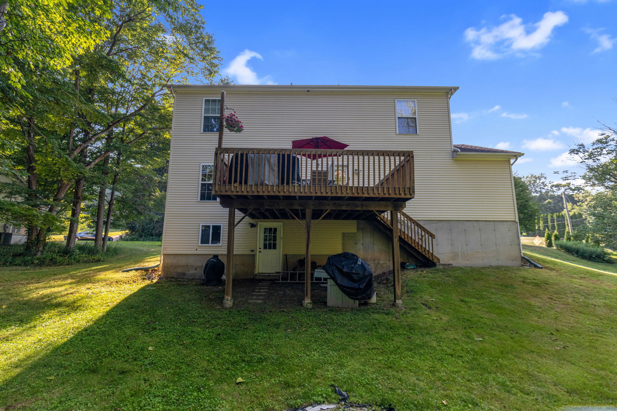 943 Mt Vernon Road Southington, CT 06489 - Photo 6 of 39