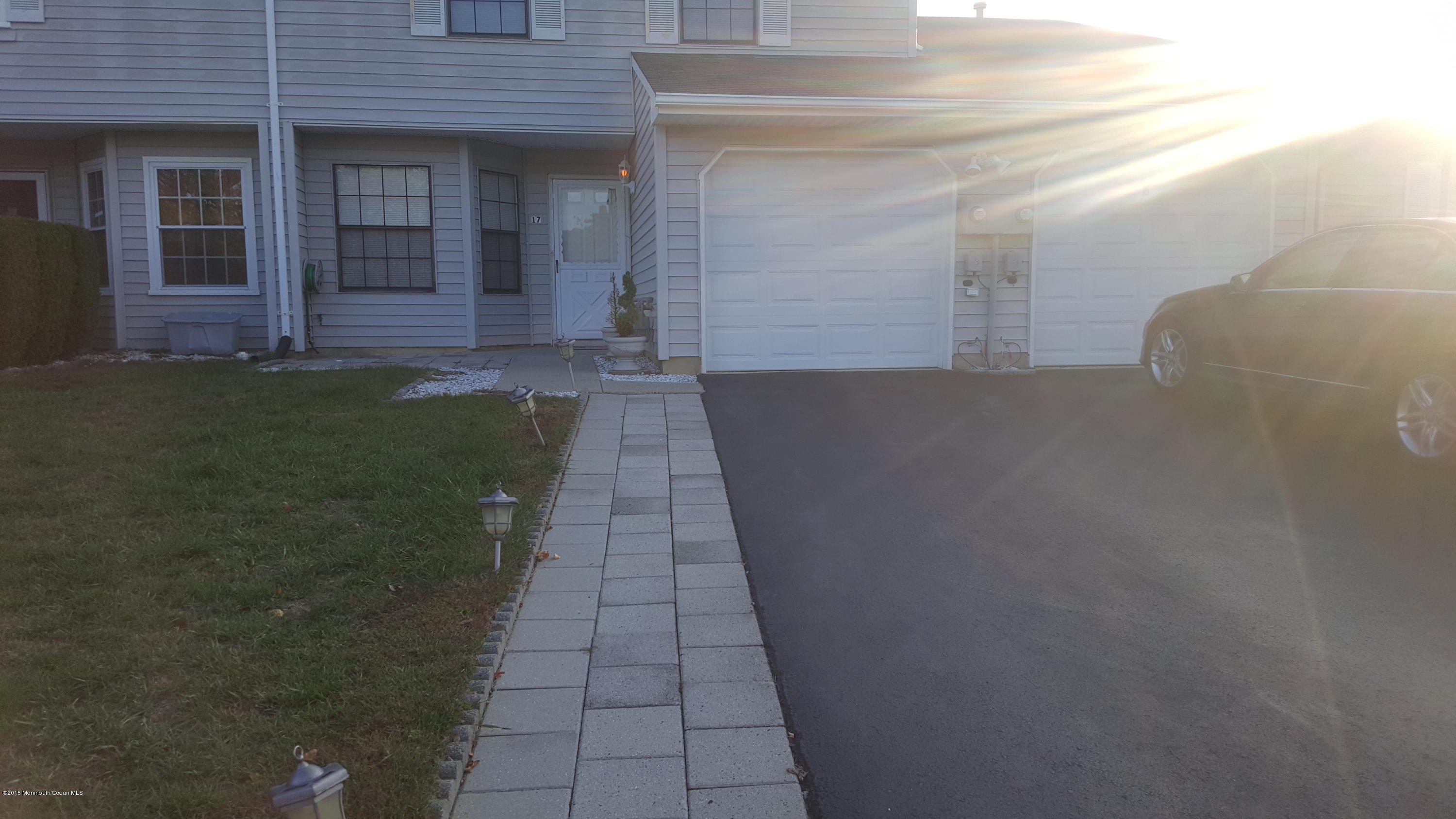 17 Farragut Square Freehold, NJ 07728 - Photo 2 of 11 20151016_081708