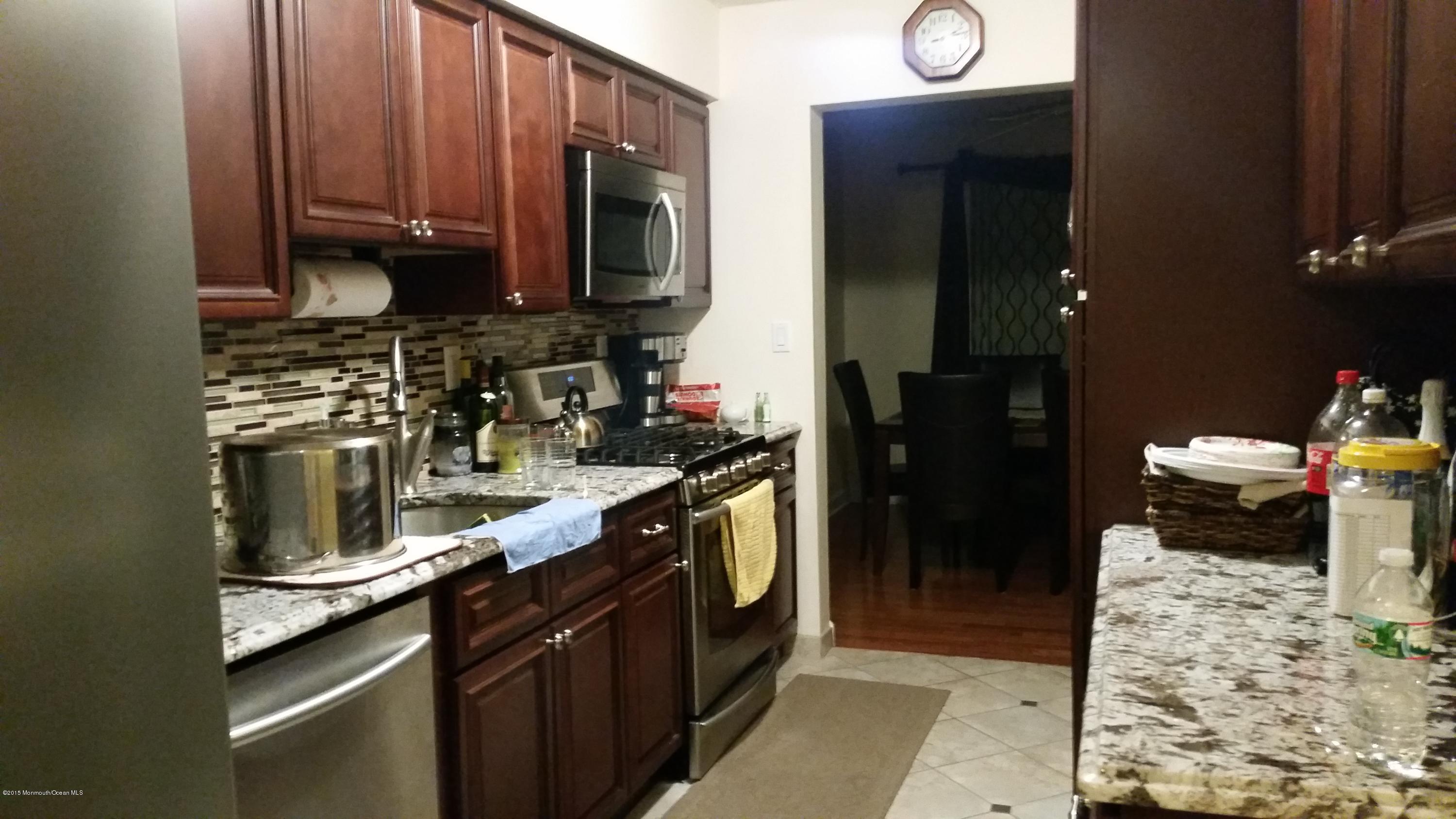 17 Farragut Square Freehold, NJ 07728 - Photo 3 of 11 20150410_221112