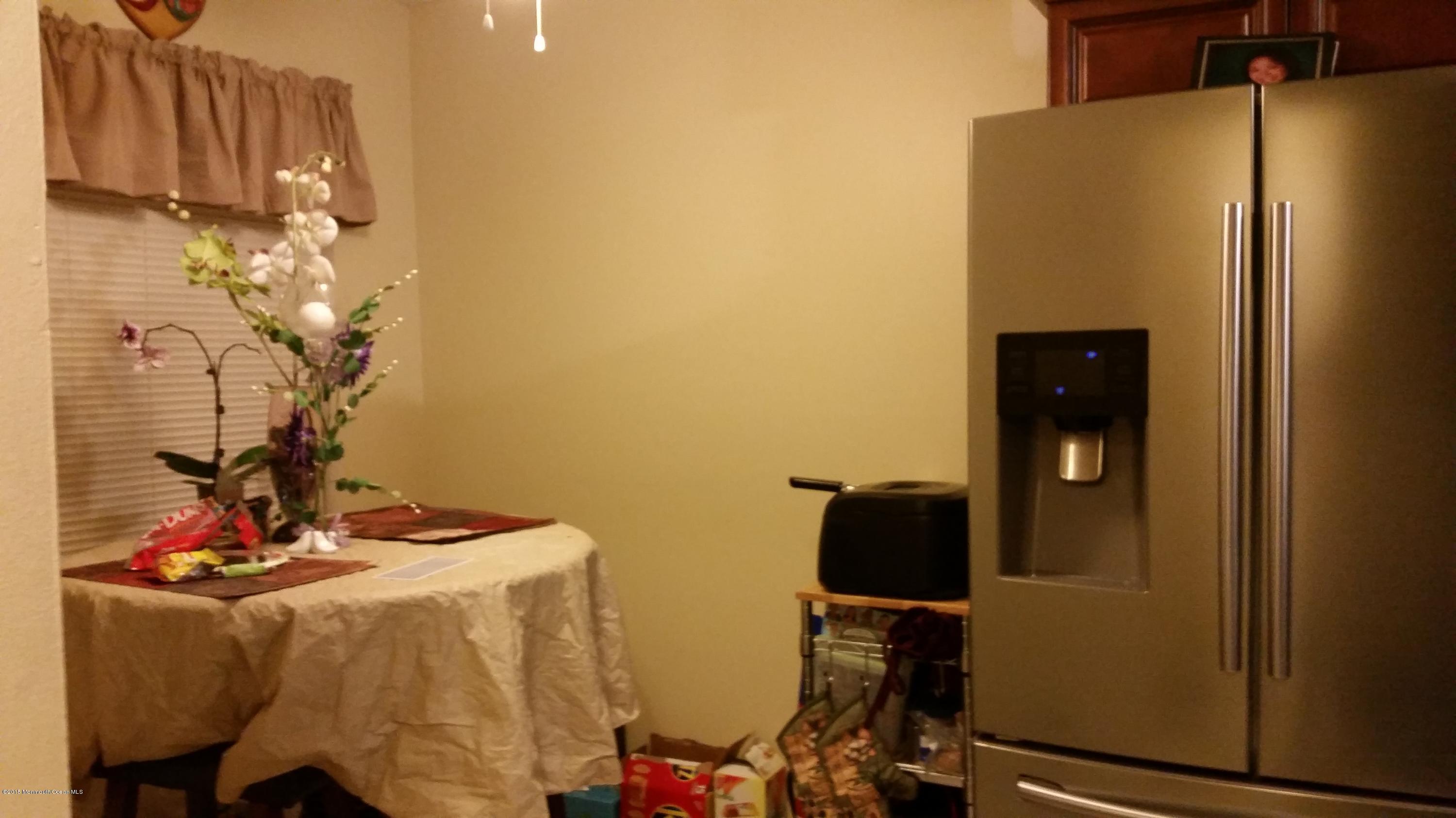 17 Farragut Square Freehold, NJ 07728 - Photo 4 of 11 20150410_221046