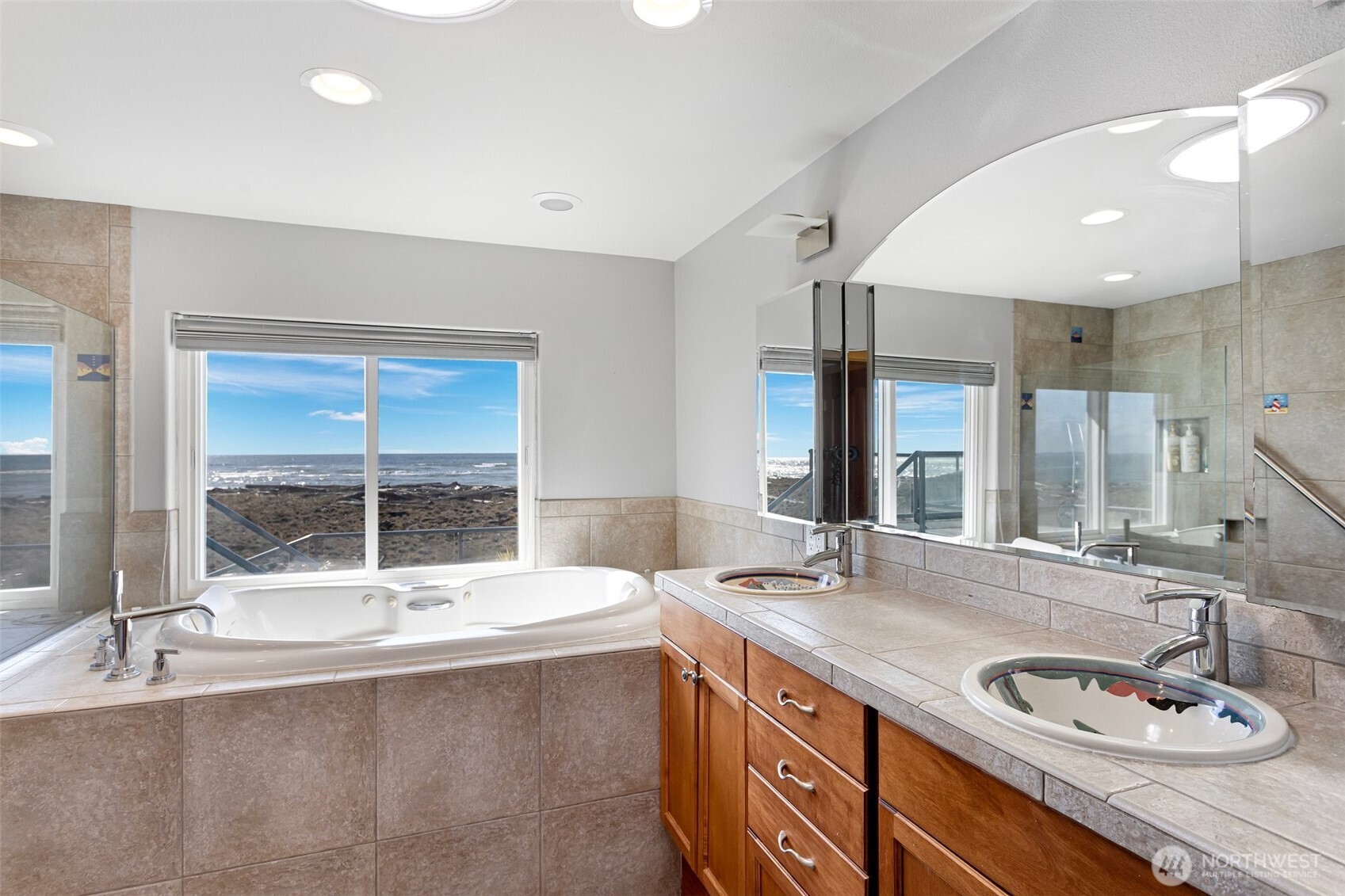 913 East Riley Road Oak Harbor, WA 98277 - Photo 15 of 35