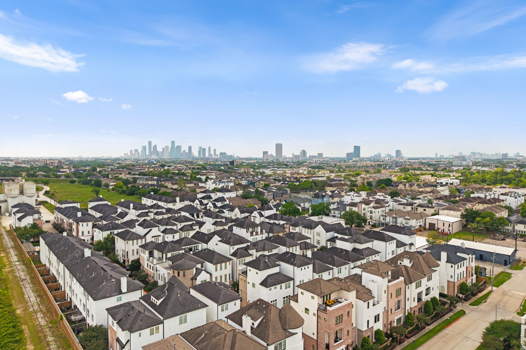 5621 Cohn Meadow Lane Houston, TX 77007 - Photo 28 of 35 Conveniently located near downtown