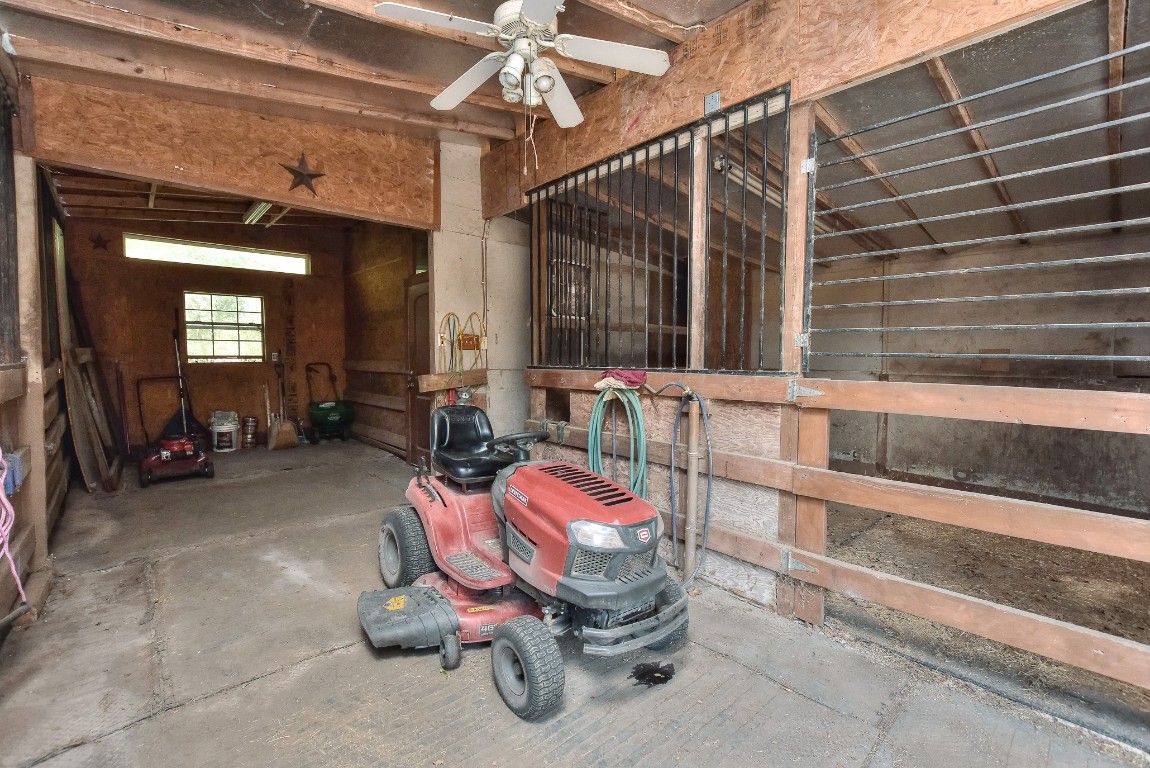 6724 Outer Avenue Leander, TX 78641 - Photo 31 of 40 a room with furniture