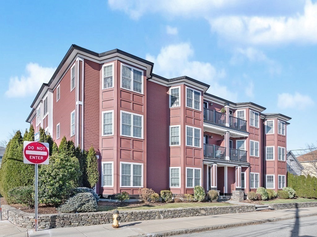 32 Common Street, Unit 2 Waltham, MA 02451 - Photo 35 of 37