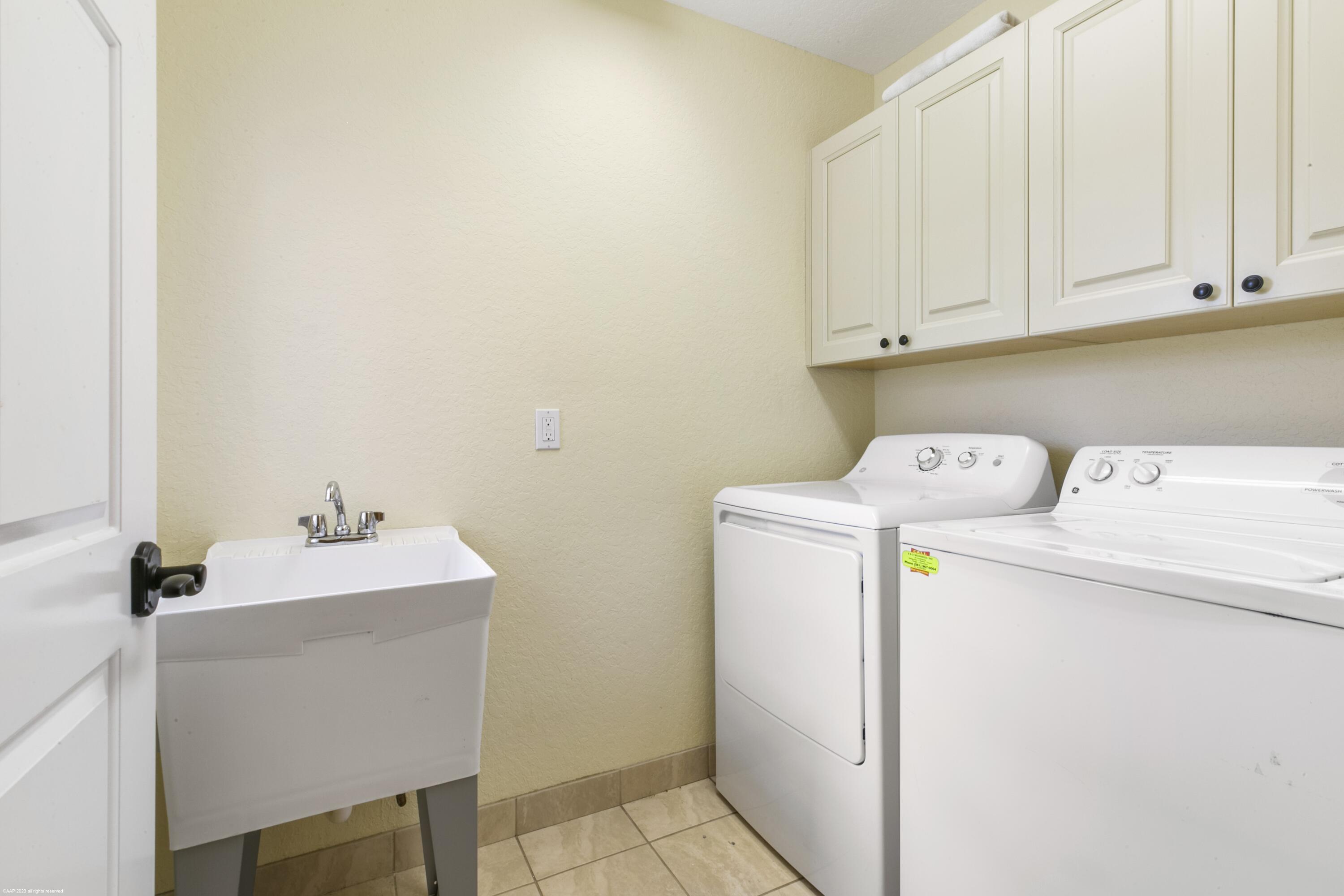 14412 Pierson Road Wellington, FL 33414 - Photo 111 of 125 - Laundry Room