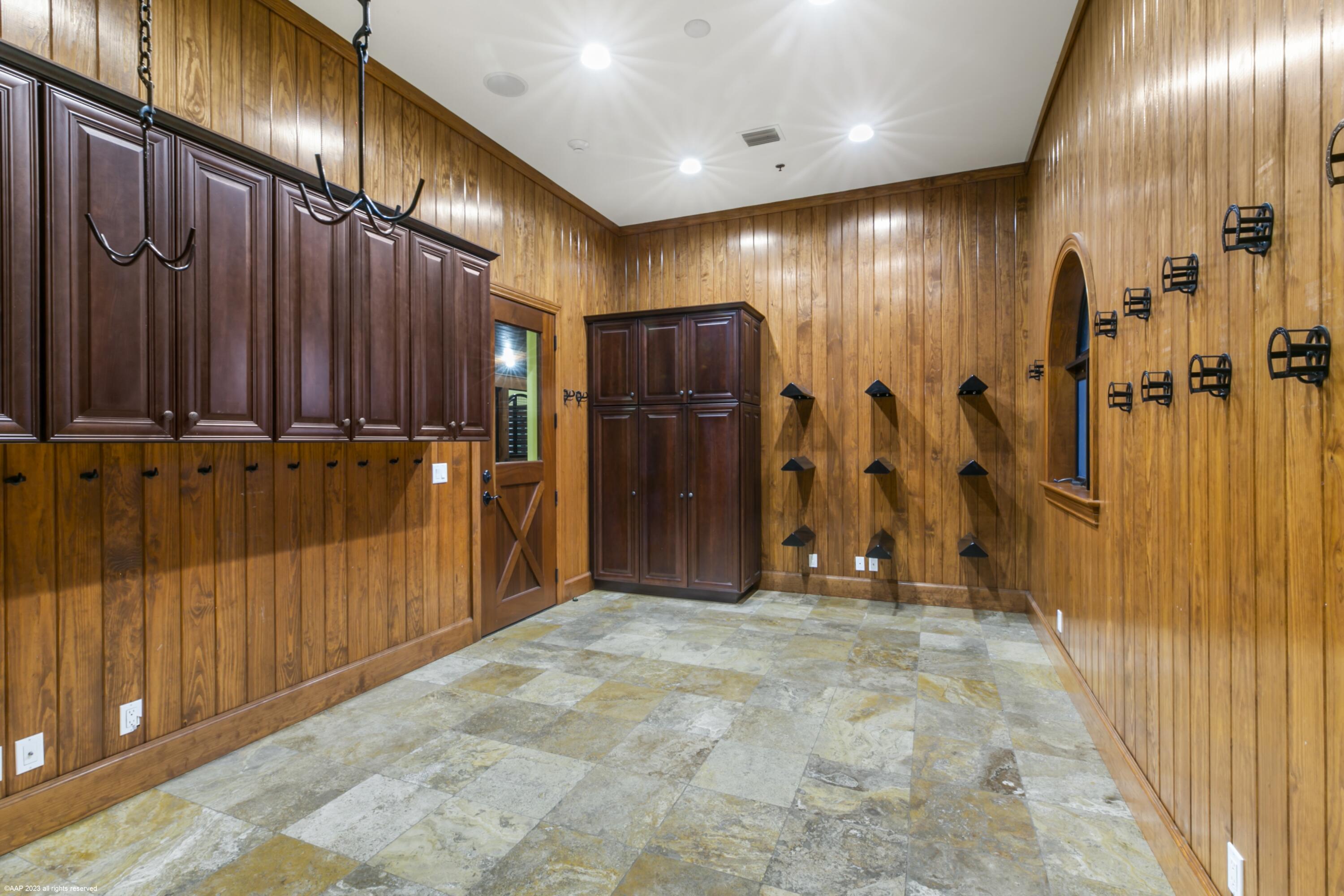 14412 Pierson Road Wellington, FL 33414 - Photo 94 of 125 Tack Room