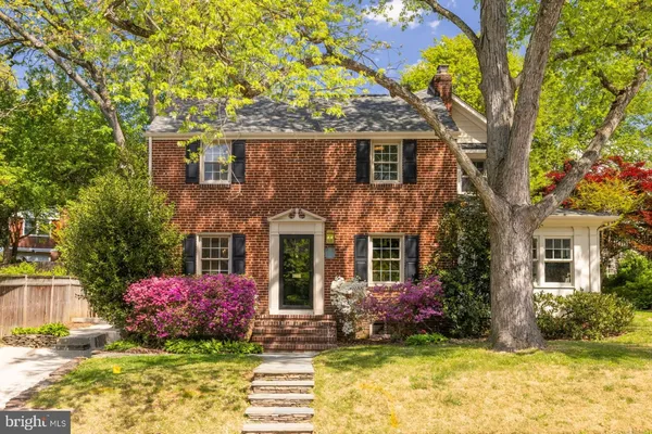 $1,595,000 | 1105 North Powhatan Street, Arlington, VA 22205
