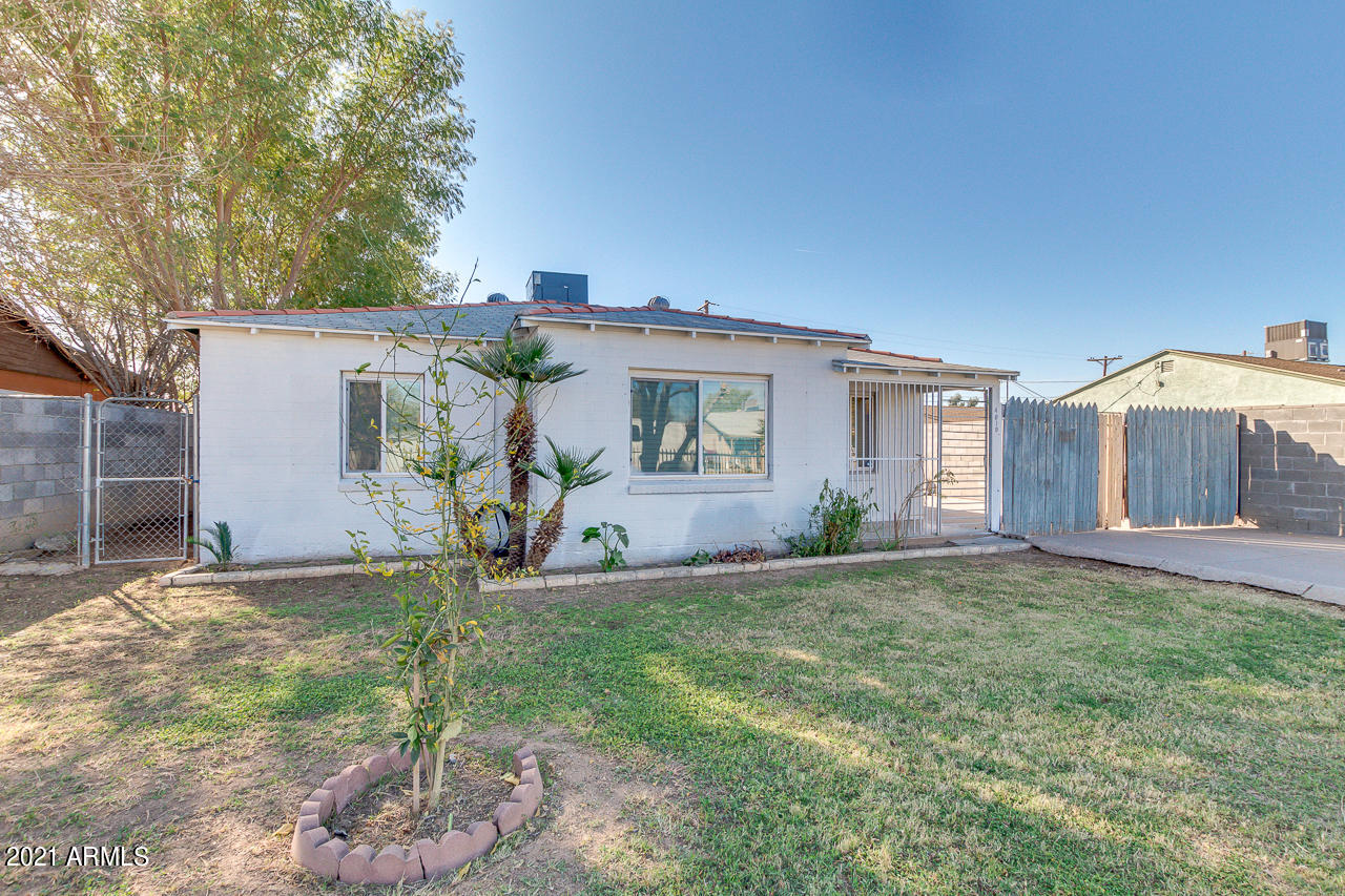 4019 West Almeria Road Phoenix, AZ 85009 - Photo 1 of 38 04-Almeria