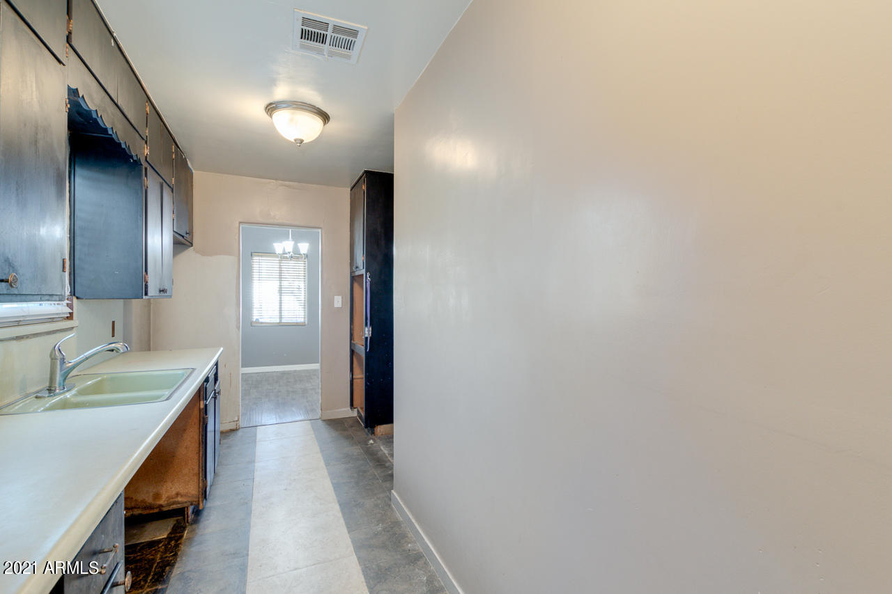 4019 West Almeria Road Phoenix, AZ 85009 - Photo 11 of 38 18-Almeria