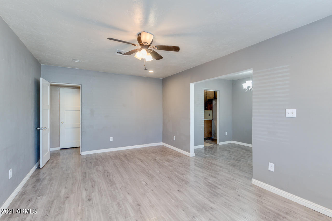4019 West Almeria Road Phoenix, AZ 85009 - Photo 13 of 38 08-Almeria