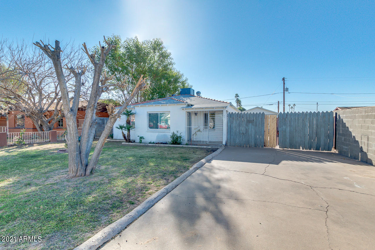 4019 West Almeria Road Phoenix, AZ 85009 - Photo 5 of 38 05-Almeria